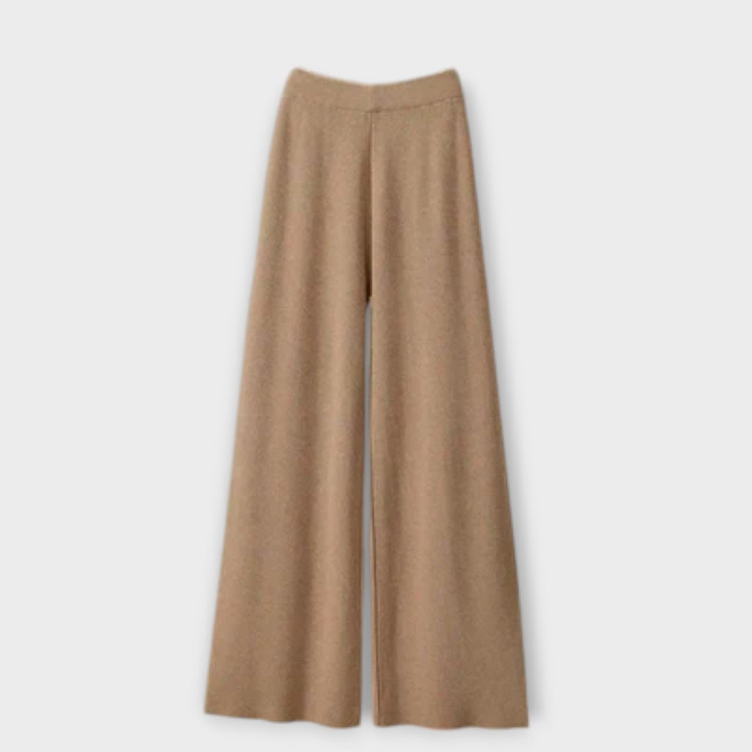 Sandra - Pohodlná třídílná souprava