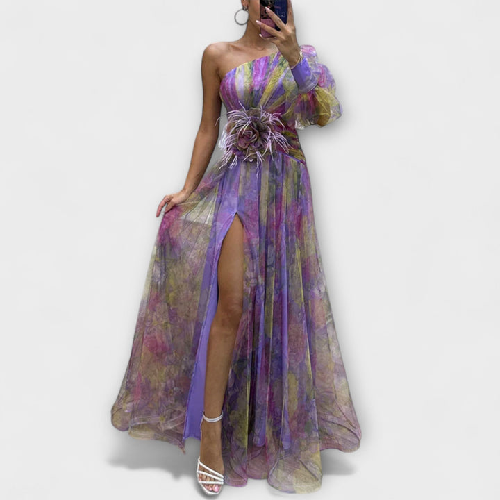 Ilona | Šaty s jedním rukávem a rozparkem z průhledné síťoviny